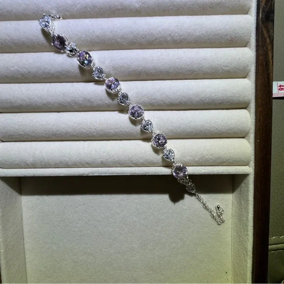 Elegant Silver and pink Bracelet - Picture 4 of 5